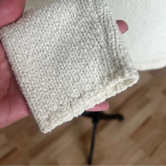 Vintage GAP V-Neck Collared Cream Sweater - Picture 5 of 10